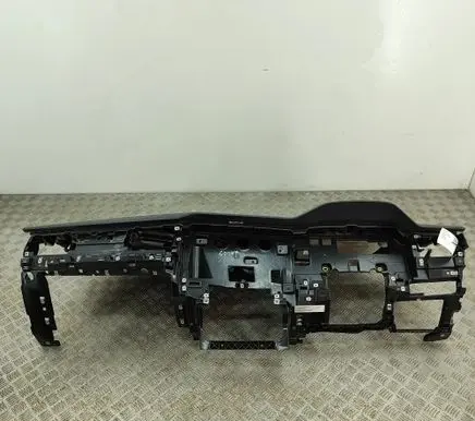 Volkswagen Touareg III Dashboard 762858296 762857003E