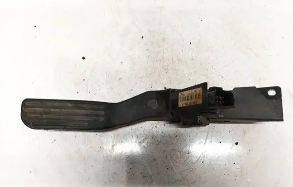 Ford Mondeo Mk III Accelerator throttle pedal 2s719f836ca