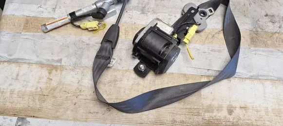 Honda FR-V Front seatbelt NSB094GL03 0433172