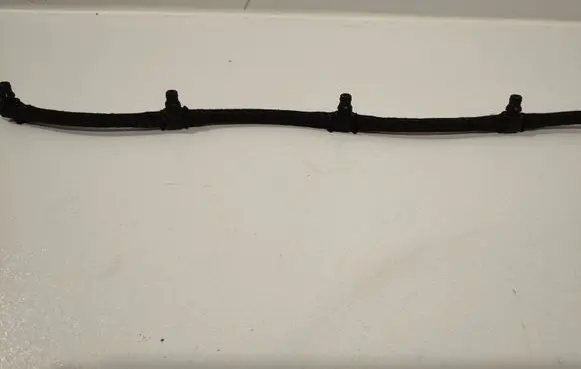 Toyota Auris 150 Fuel injector supply line/pipe 2376033020