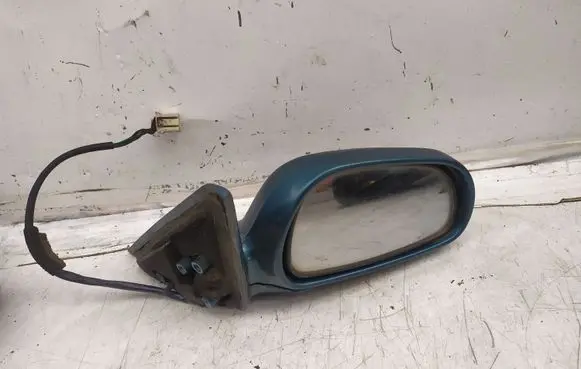 Mazda 626 Front door electric wing mirror E13010519