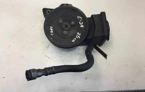 BMW 5 E39 Power steering pump 1095749 2247599