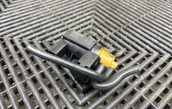 Volvo XC90 Turbo solenoid valve 31401109