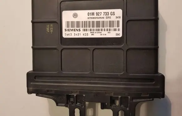Audi A3 S3 8L Gearbox control unit/module 01M927733GS 5WK33431