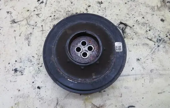 Toyota Avensis T270 Crankshaft pulley 184950.10