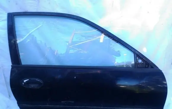 Mitsubishi Colt Front door juoda