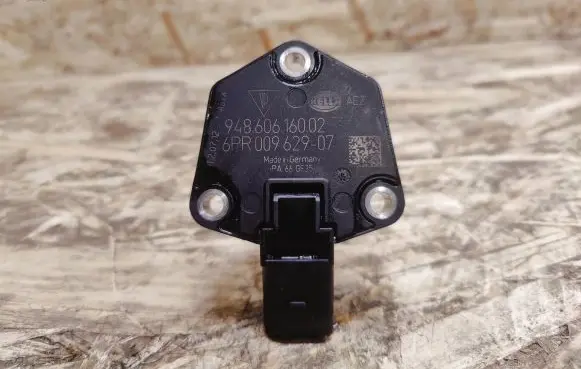 Porsche Panamera (970) Oil level sensor 94860616002