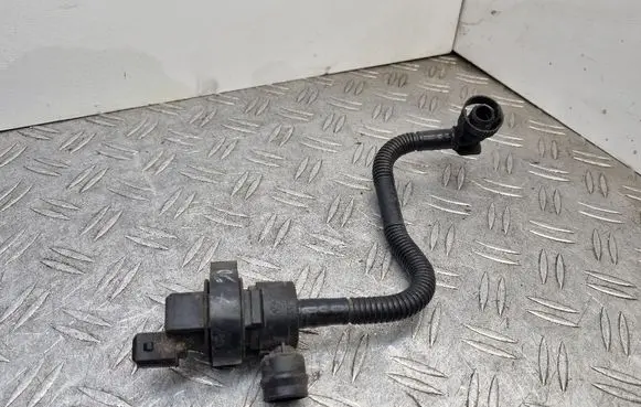BMW 1 E81 E87 Vacuum valve 7512581