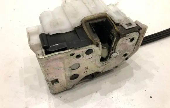 Fiat Tipo Front door lock 519839440