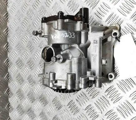 BMW 2 F22 F23 Oil pump 72336351 8600425