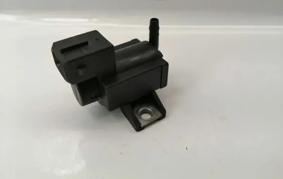 Toyota Avensis T250 Vacuum valve 258600R010