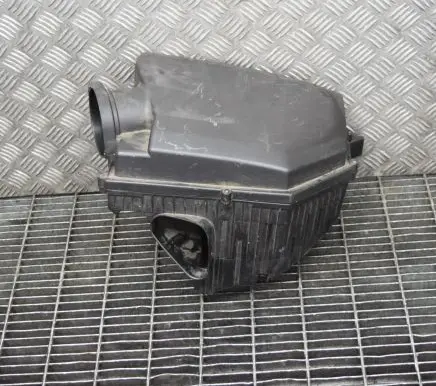 Volvo XC70 Air filter box 6520585