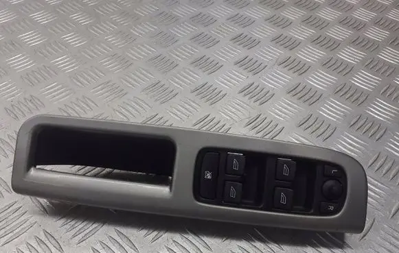 Volvo V50 Front door window switch trim 8663817