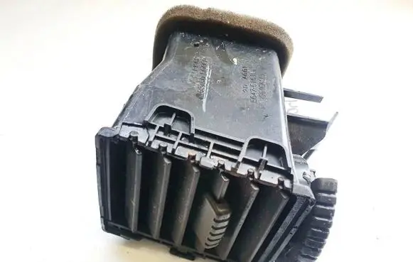 Nissan X-Trail T30 Dash center air vent grill 68750eq000