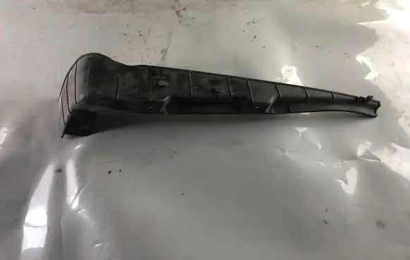 Nissan Patrol Y61 Fender mounting bracket 63823VB000