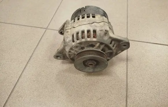Nissan Terrano Generator/alternator 231007f001
