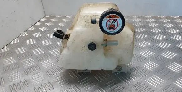 Toyota Hilux VIII Coolant expansion tank/reservoir