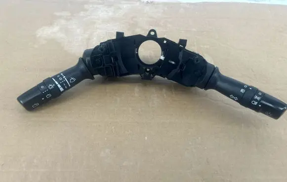 KIA Rio Wiper turn signal indicator stalk/switch 202008910