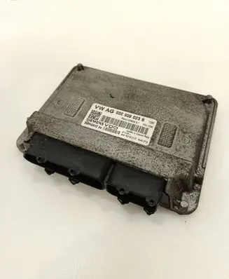 Skoda Fabia Mk2 (5J) Engine control unit/module 03E906023B 5WP40412