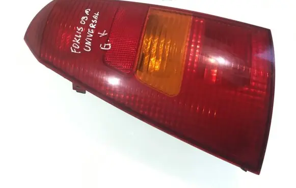 Ford Focus Rear/tail lights XS4X13N004EC