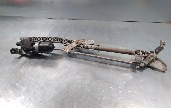 Mitsubishi Lancer VIII Front wiper linkage 