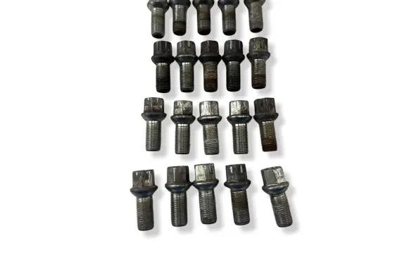 Volkswagen Golf VI Nuts/bolts 