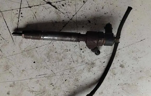 Volvo XC90 Fuel injector 0445110251