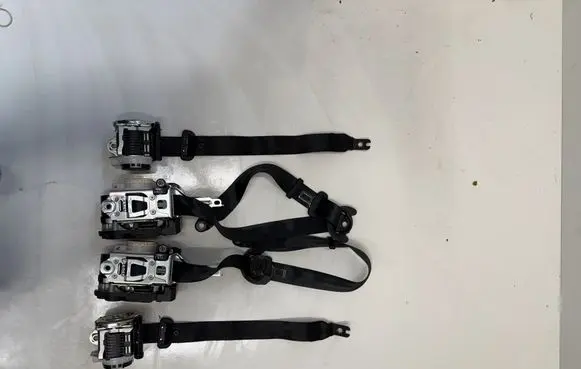 Audi e-tron Set of seat belts 4KE857705 4KE857706