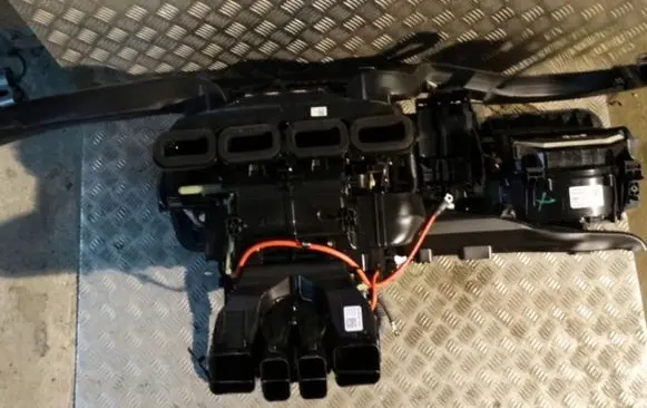 Mercedes-Benz GLE W167 Heater blower radiator A1678305303555