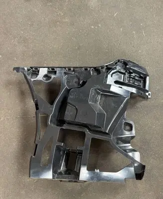BMW 4 G22 G23 G24 G26 Bumper support mounting bracket corner 8075843