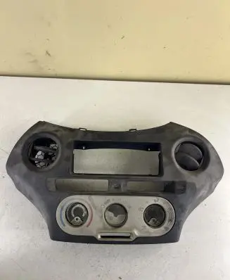 Toyota Yaris Dashboard center trim panel SD360281