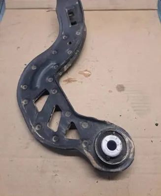 Rear control arm