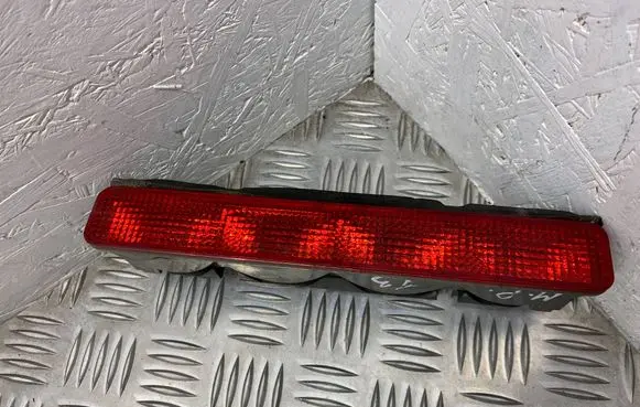 Mitsubishi Pajero Third/center stoplight 0508801