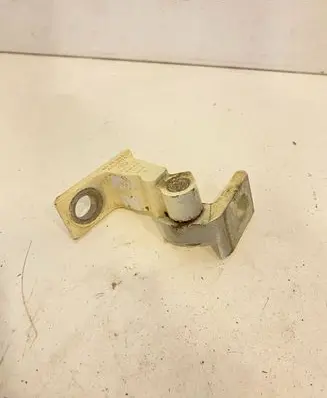 Volkswagen PASSAT B8 Front door upper hinge 8X0831404E
