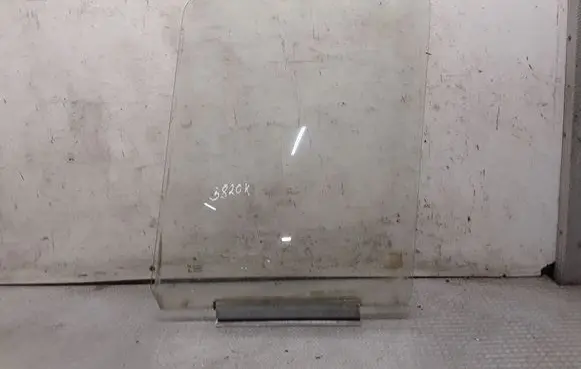 Volkswagen II LT Front door window glass four-door