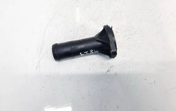Audi A3 S3 8L Engine coolant pipe/hose 038121121