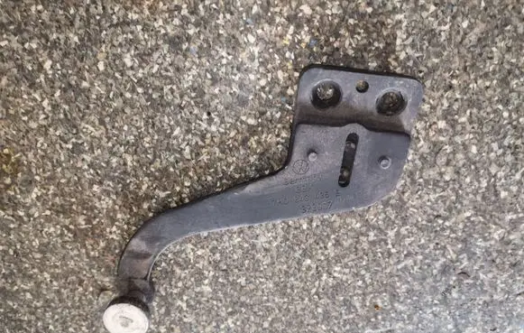 Volkswagen Transporter - Caravelle T5 Sliding door upper roller guide/hinge 7H0843436E