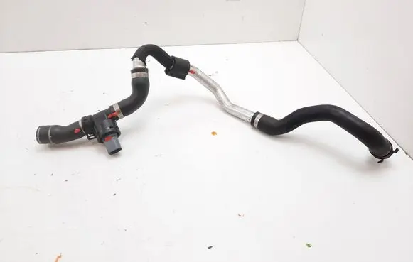 Engine coolant pipe/hose