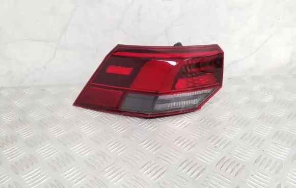 Volkswagen Golf VIII Rear/tail lights 5H0945095C