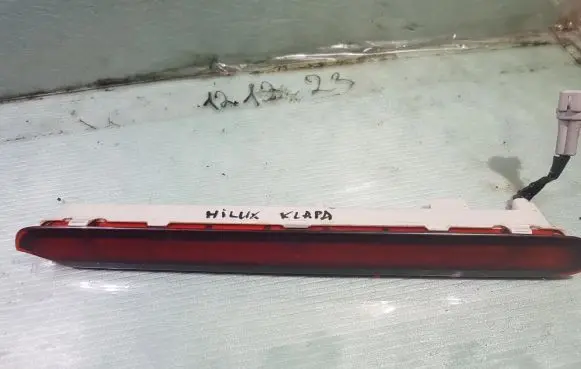 Toyota Hilux (N50, N60, N70) Rear light trim 