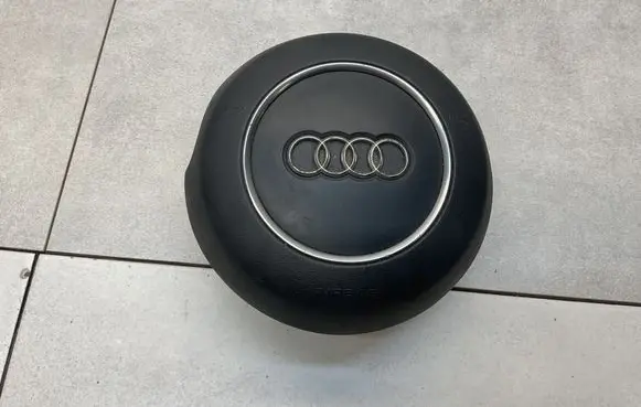 Audi A1 Steering wheel airbag 8X0880201B