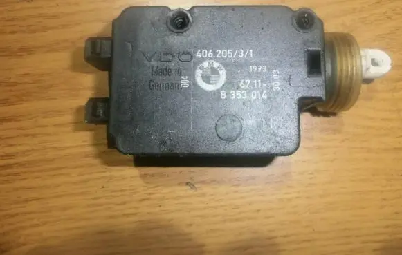 BMW 3 E36 Central locking motor 8353014