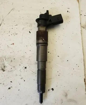 BMW 5 E60 E61 Fuel injector 7792721