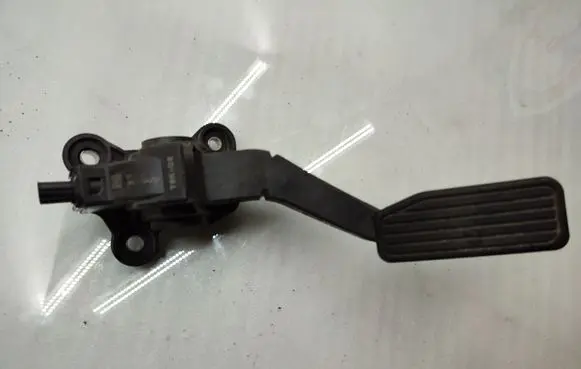 Honda HR-V Accelerator throttle pedal 17262B1 19854904250 T8KG8