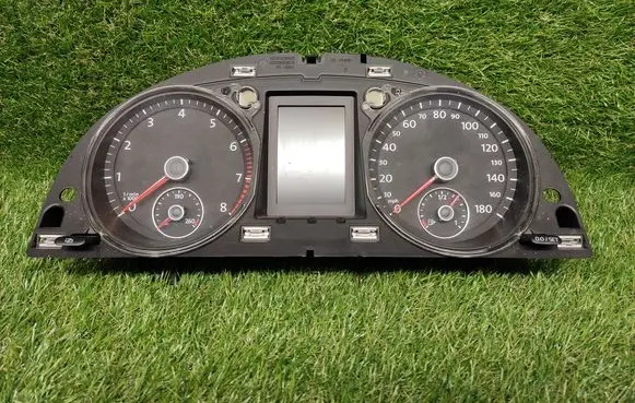 Speedometer (instrument cluster)