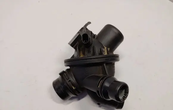 BMW 5 F10 F11 Thermostat/thermostat housing 7601159 11537601159 11538671516
