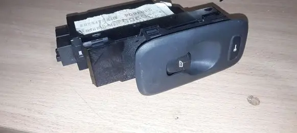 Volvo XC70 Electric window control switch 30737519