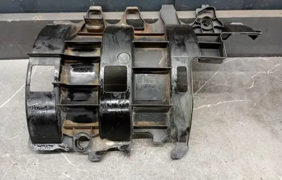 Volkswagen Multivan T5 Oil sump 04l103623b