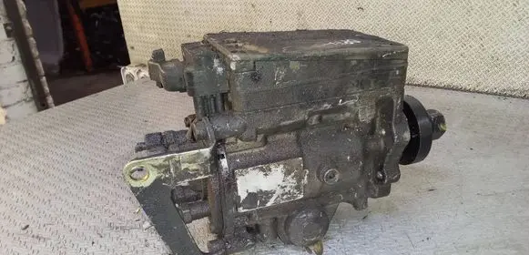 Opel Vectra B Fuel injection high pressure pump 0470504002 0281001257