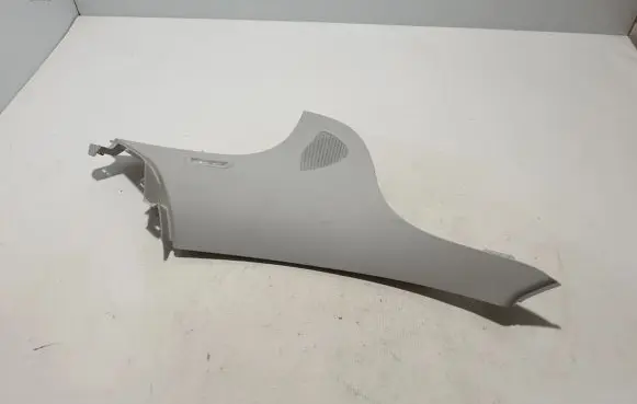 (D)pillar trim (top)
